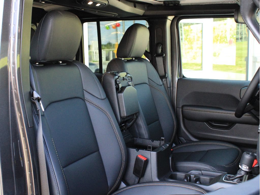 New 2026 Jeep Gladiator Mojave AWD/4WD image 26