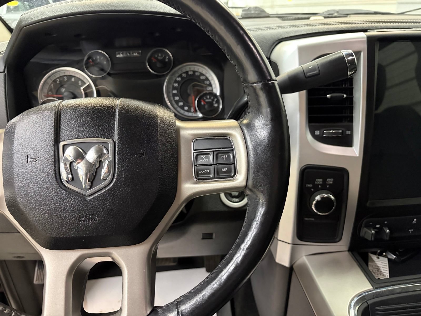 Used 2017 RAM 3500 Laramie AWD/4WD image 16