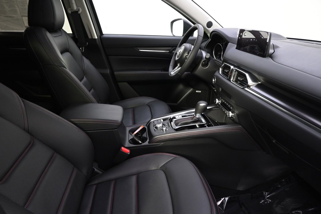 New 2025 MAZDA CX-5 Carbon Edition image 16