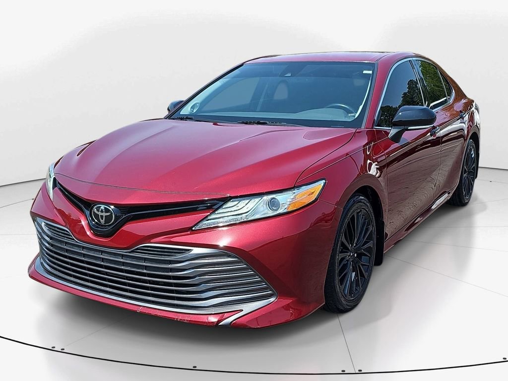 Used 2020 Toyota Camry XLE w/ Navigation Package FWD image 10