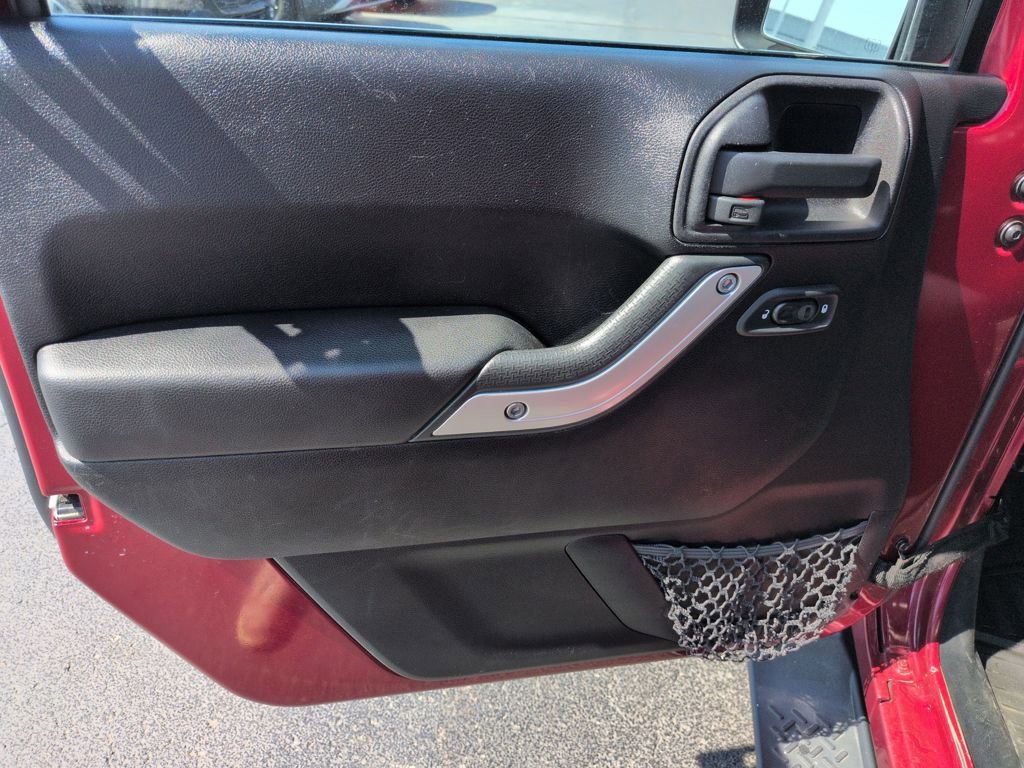 Used 2013 Jeep Wrangler Sahara image 10