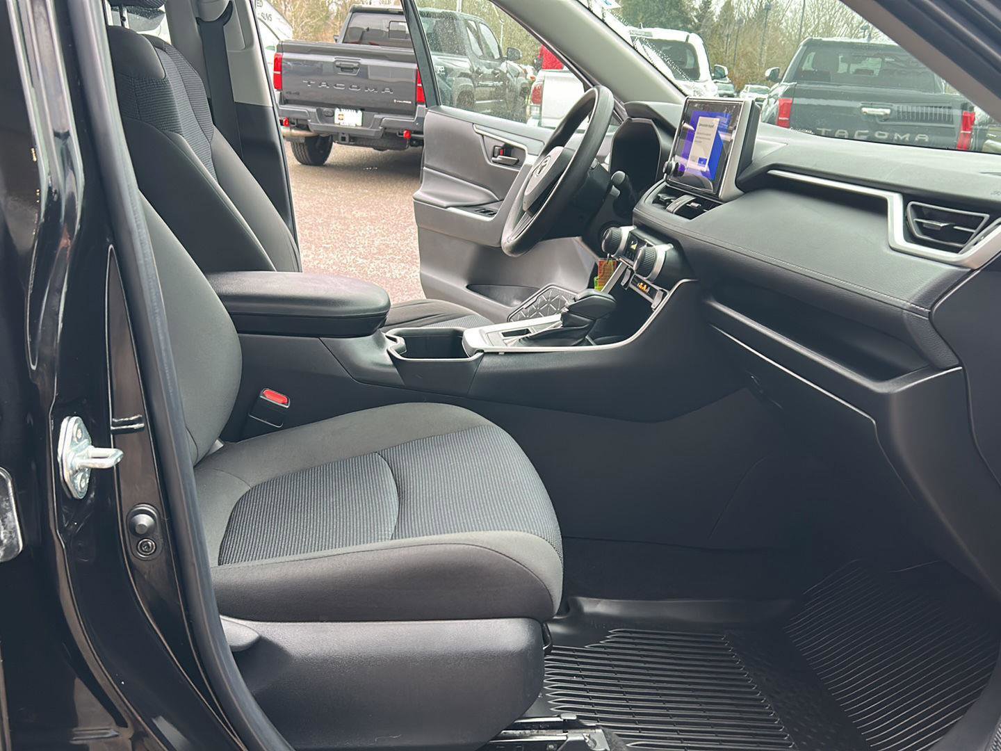 Certified 2023 Toyota RAV4 LE image 30