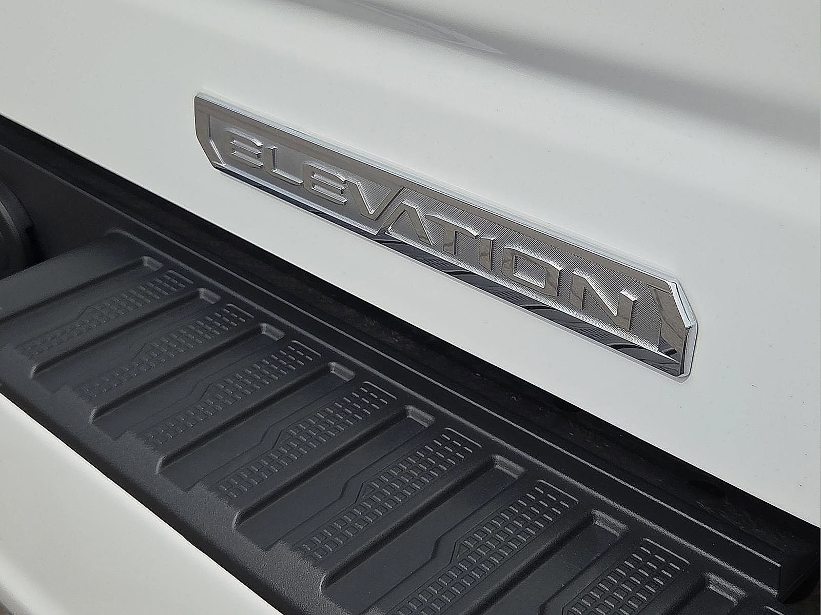 Certified 2024 GMC Sierra 1500 Elevation w/ Elevation Premium Package image 8