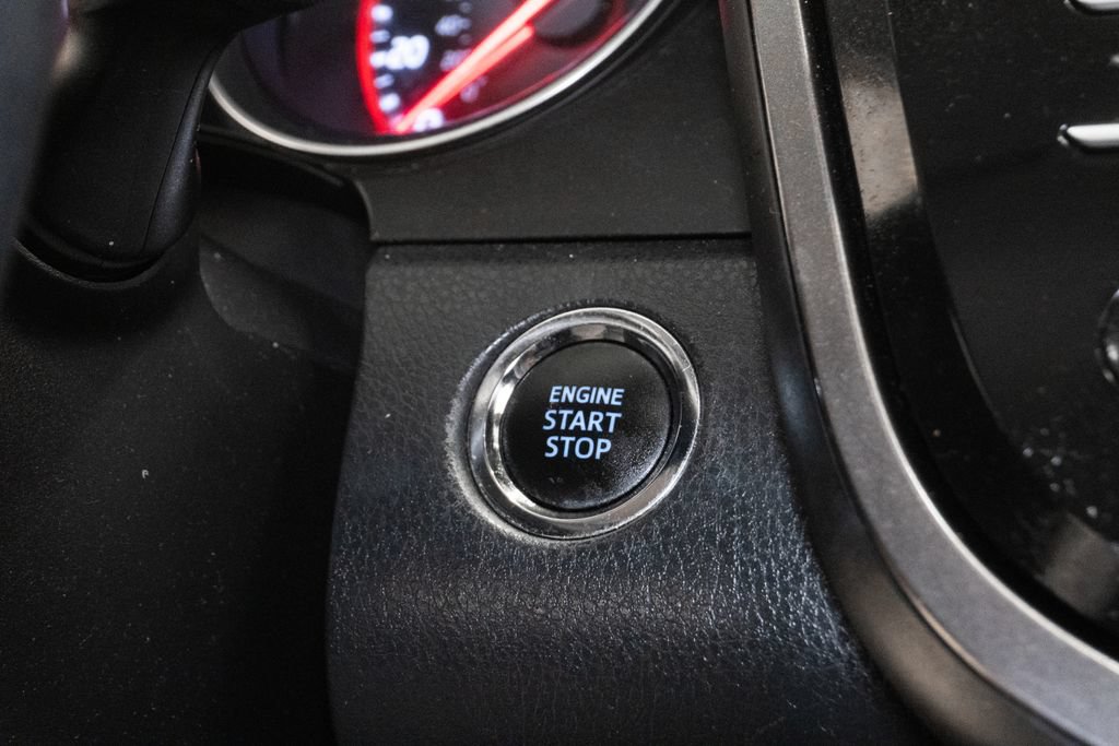 Used 2020 Toyota Camry XSE FWD image 19