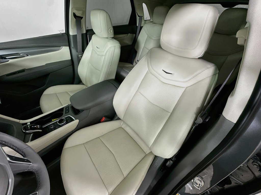 New 2026 Cadillac XT5 Premium Luxury w/ LPO, Floor Liner Package AWD/4WD image 27