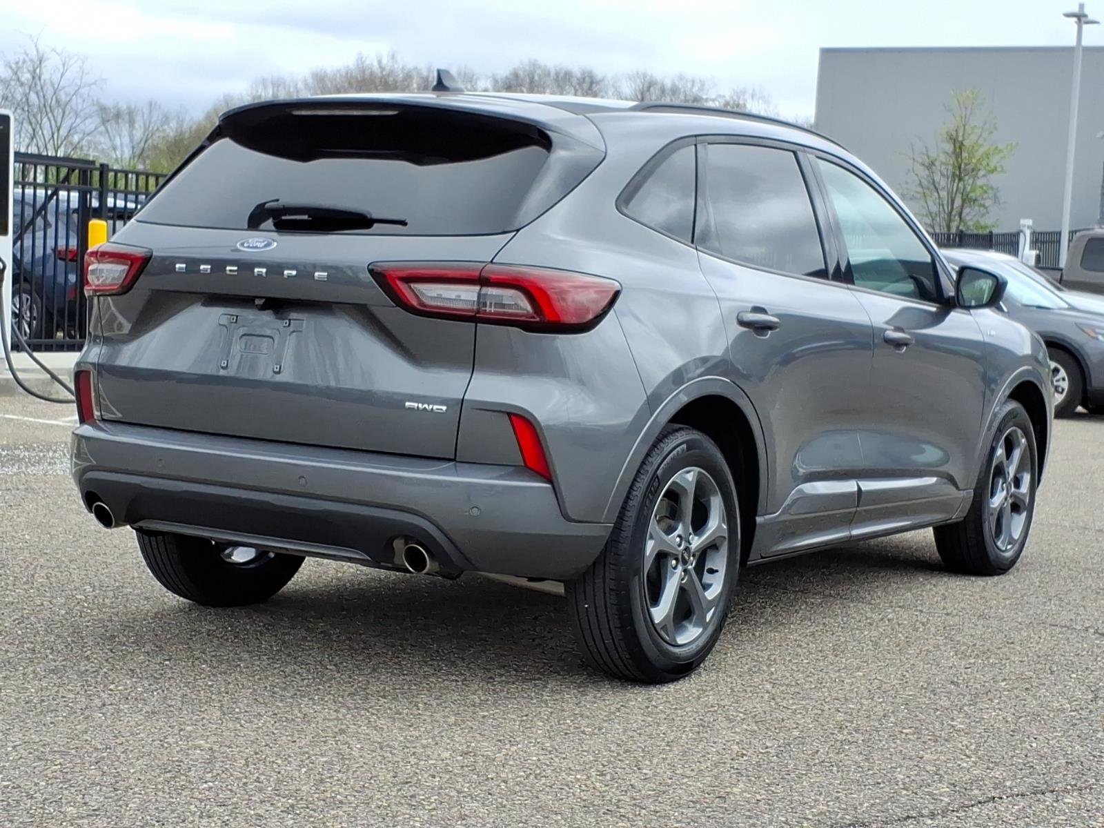 Used 2024 Ford Escape ST-Line w/ Tech Pack #1 AWD/4WD image 7