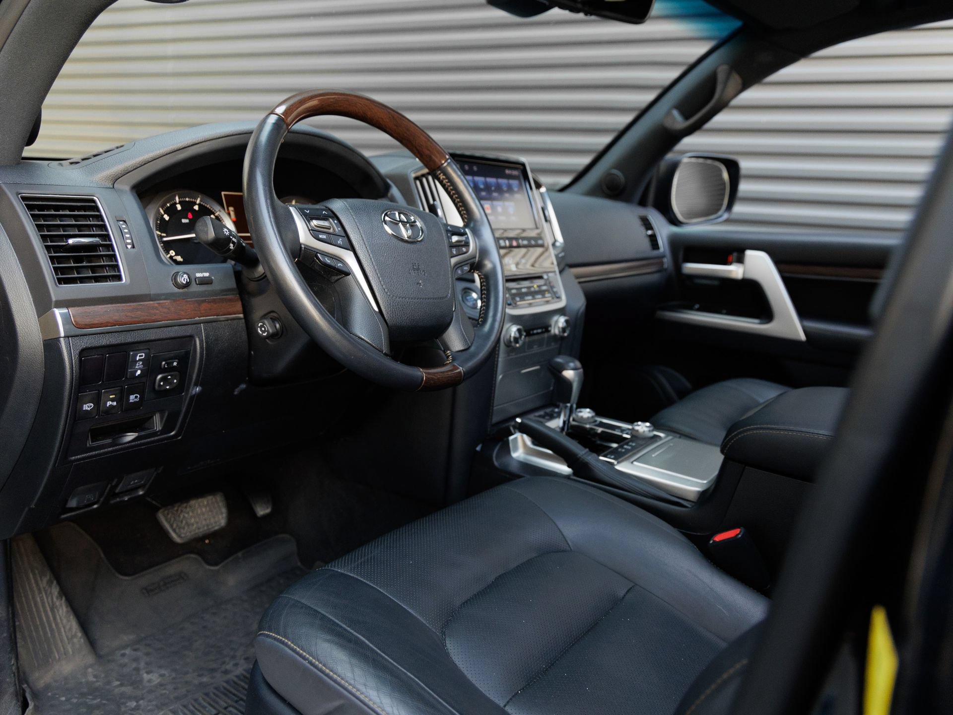 Used 2020 Toyota Land Cruiser Heritage Edition AWD/4WD image 4
