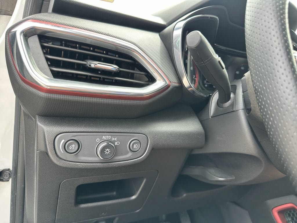 Used 2023 Chevrolet TrailBlazer RS w/ Convenience Package FWD image 31