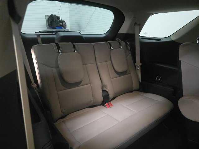 Used 2023 Ford Explorer XLT w/ Equipment Group 202A image 8