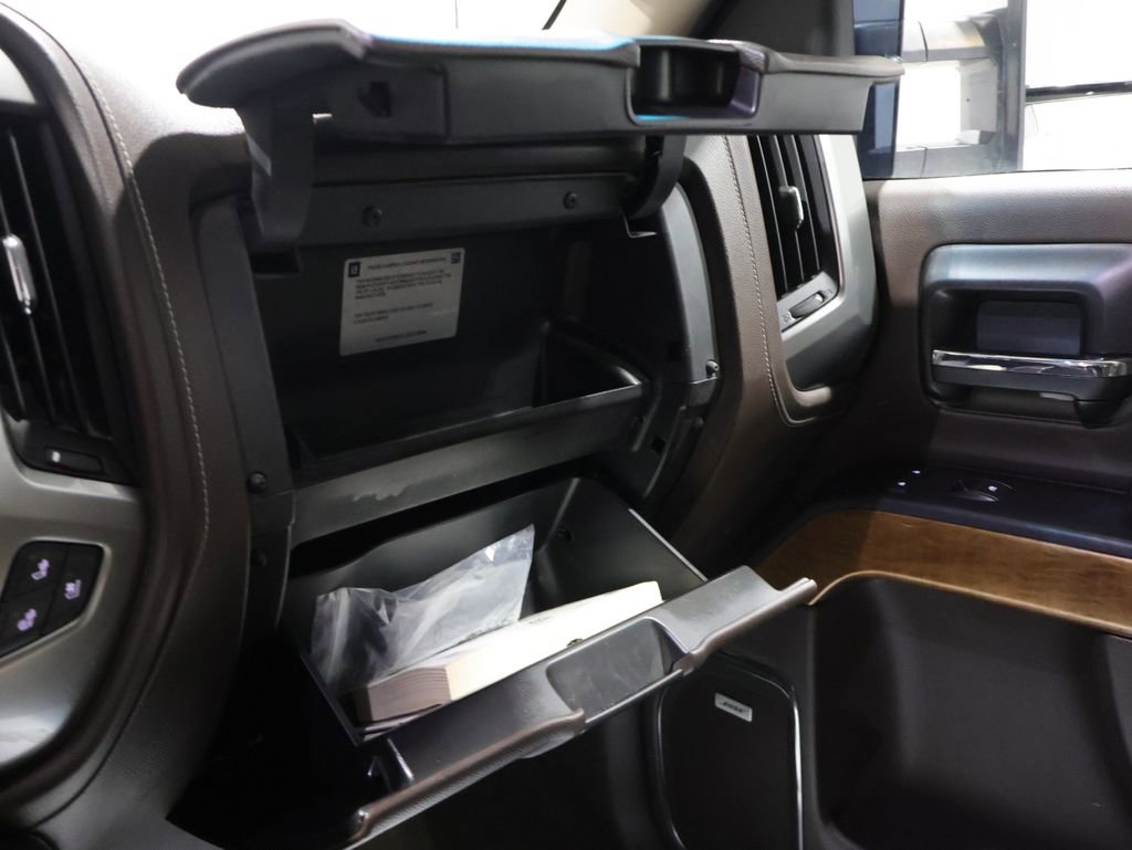 Used 2018 Chevrolet Silverado 1500 LTZ w/ LTZ Plus Package AWD/4WD image 29