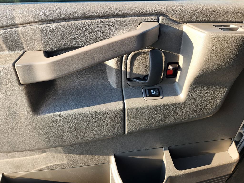 Used 2024 GMC Savana 2500 w/ Driver Convenience Package image 21