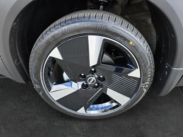 New 2026 Nissan Kicks SR w/ Cold Weather Package FWD image 11