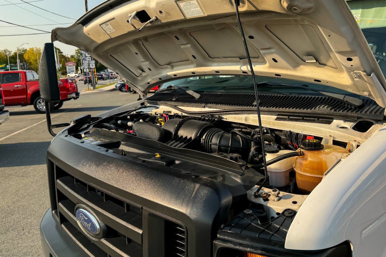 Used 2011 Ford E-350 and Econoline 350 Extended Super Duty w/ PWR Group image 38