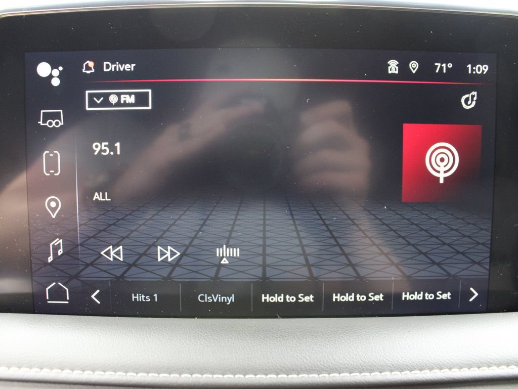 Used 2023 GMC Yukon XL SLT AWD/4WD image 20