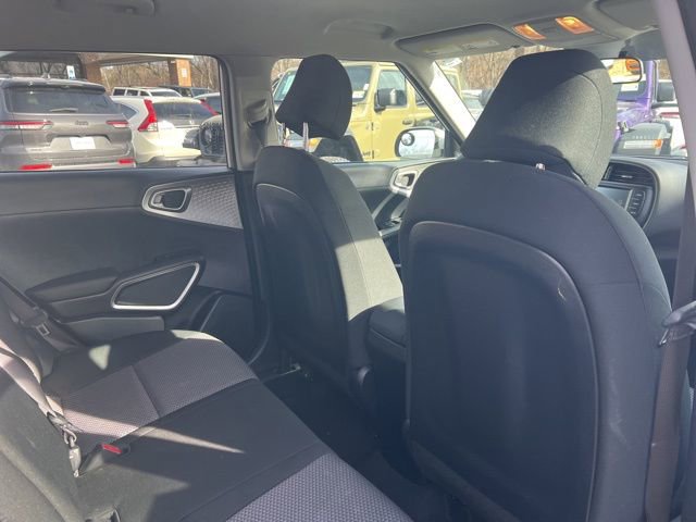 Used 2022 Kia Soul LX image 19
