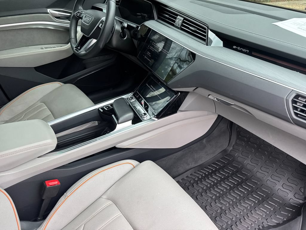 Used 2024 Audi Q8 e-tron Prestige w/ Prestige Package AWD/4WD image 19