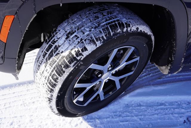 New 2025 Jeep Grand Cherokee Limited w/ Trailer Tow Package image 9