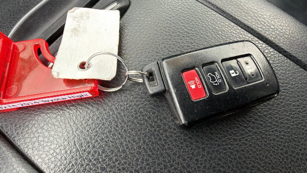 Used 2014 Toyota Highlander XLE AWD/4WD image 29