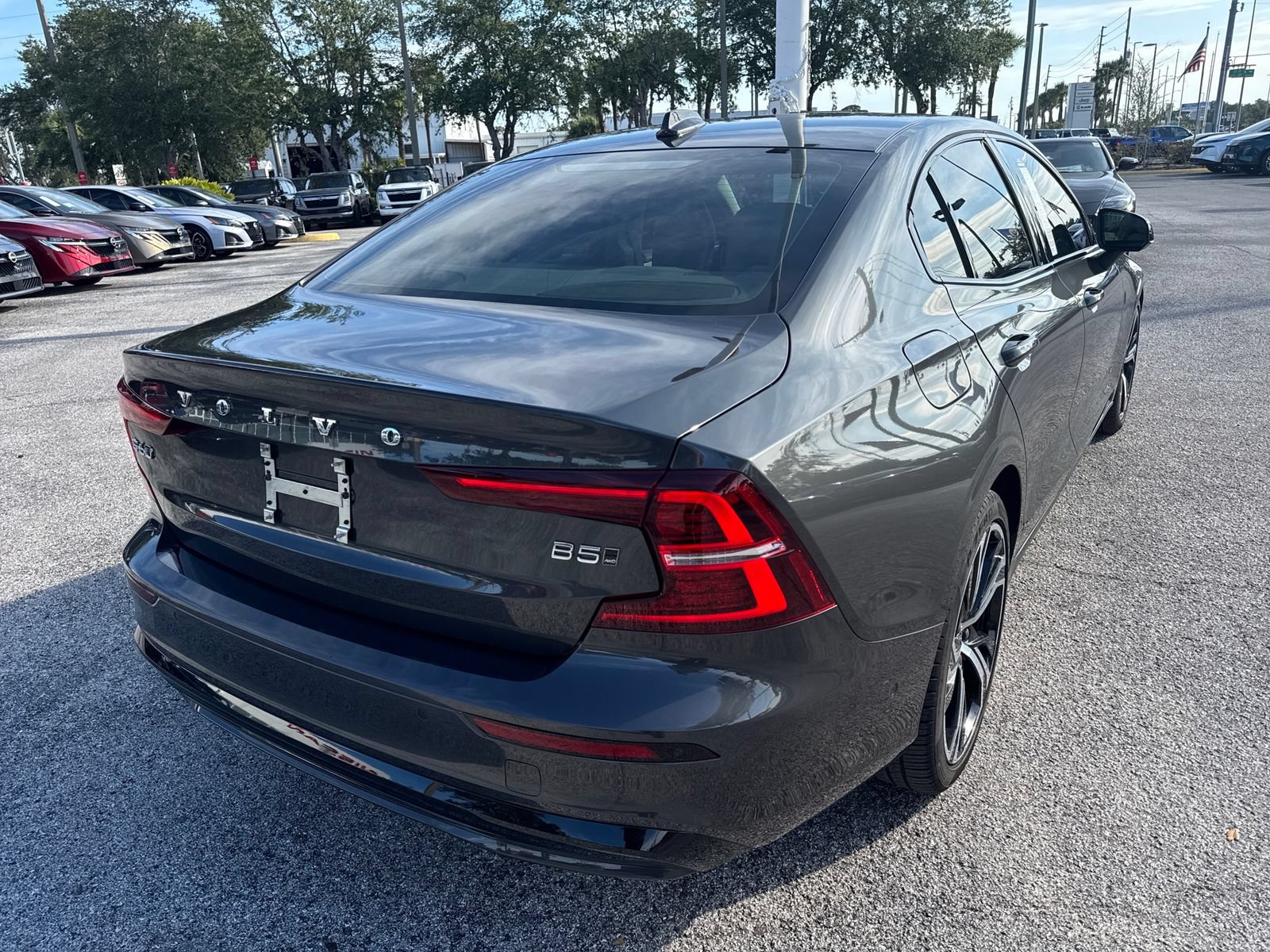 Used 2024 Volvo S60 B5 Plus w/ Protection Package Premier AWD/4WD image 13