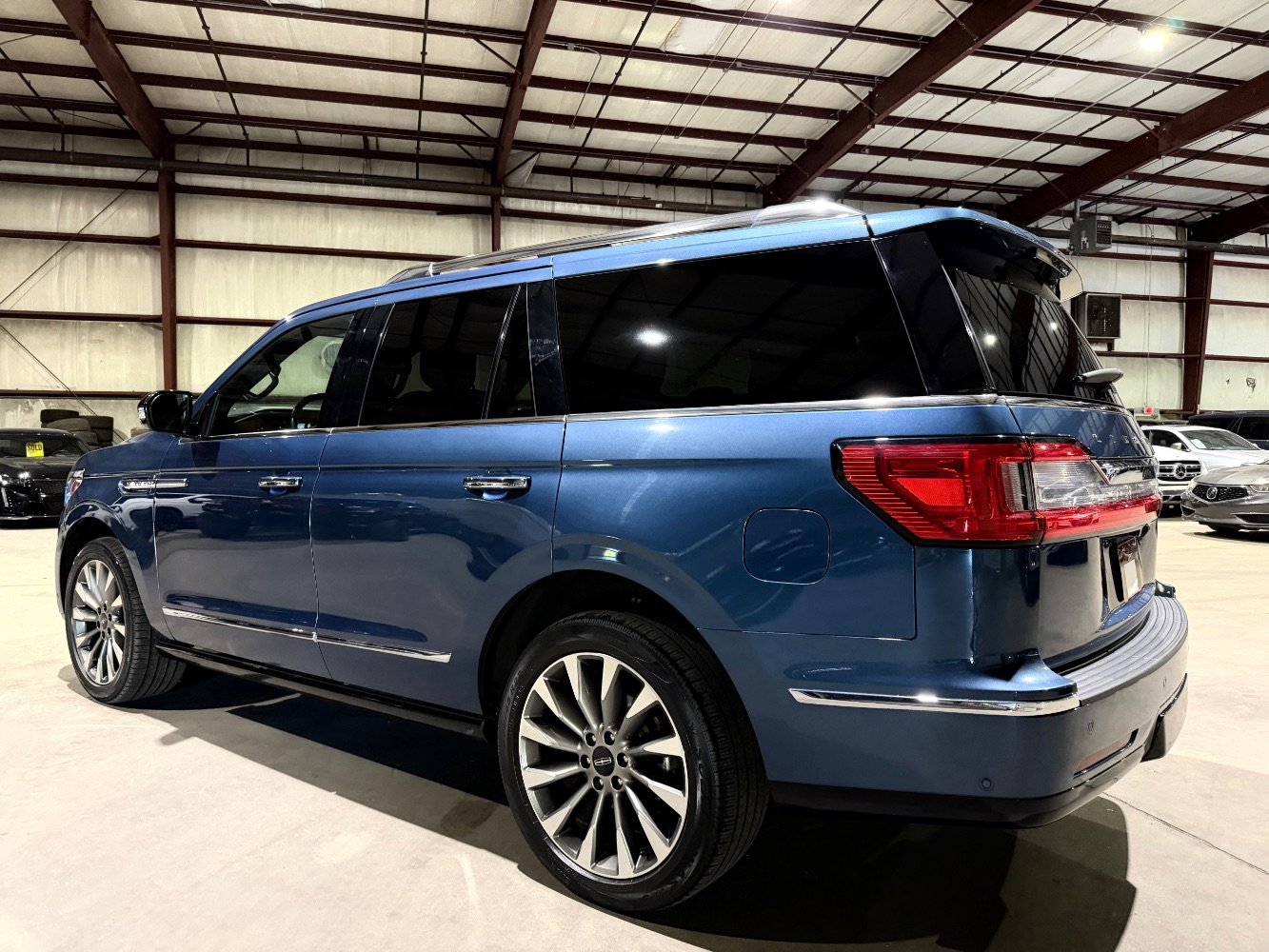 Used 2019 Lincoln Navigator Select w/ Technology Package RWD image 7