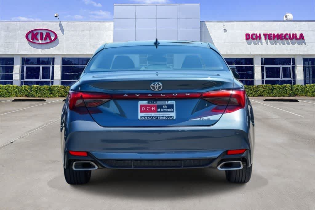 Used 2022 Toyota Avalon XLE FWD image 5