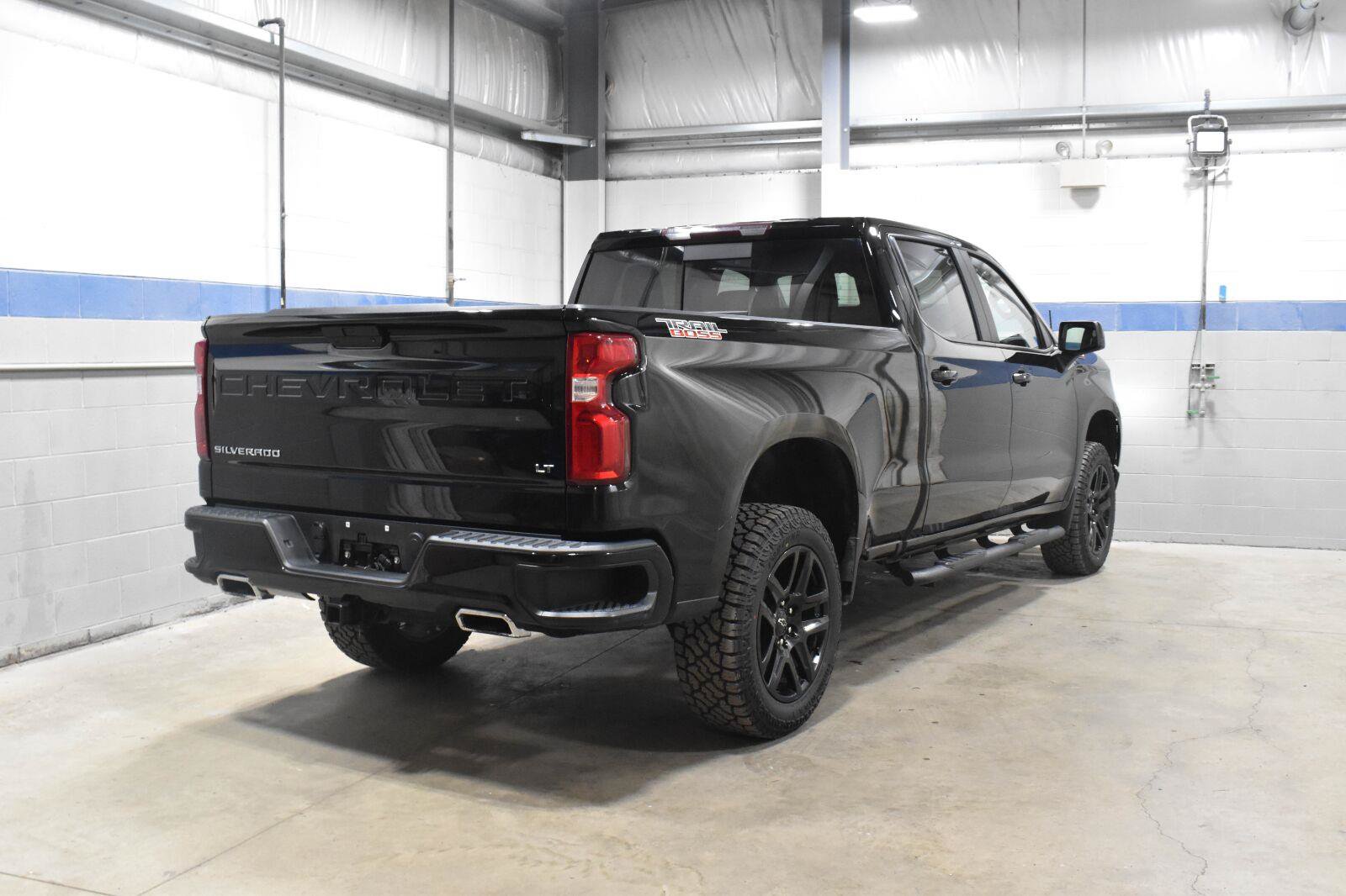 Used 2021 Chevrolet Silverado 1500 LT Trail Boss w/ Convenience Package II AWD/4WD image 25