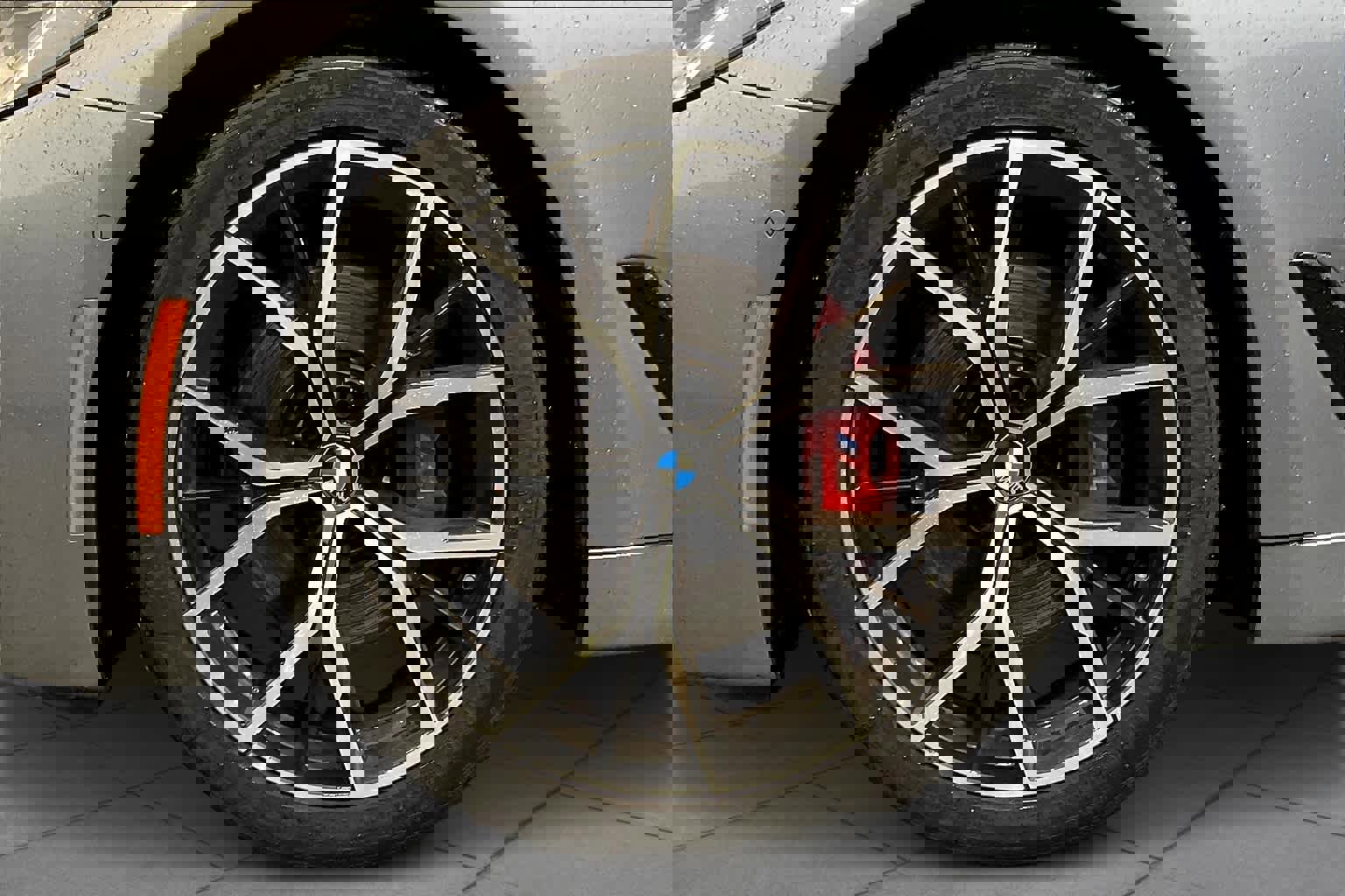 Used 2021 BMW 530i xDrive w/ M Sport Package image 10