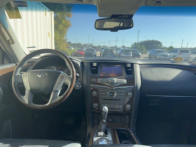 Used 2017 INFINITI QX80 2WD w/ Driver Assistance Package image 4