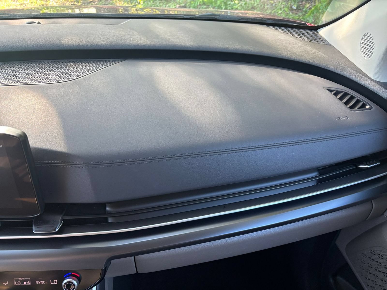Used 2026 Kia Carnival FWD image 37