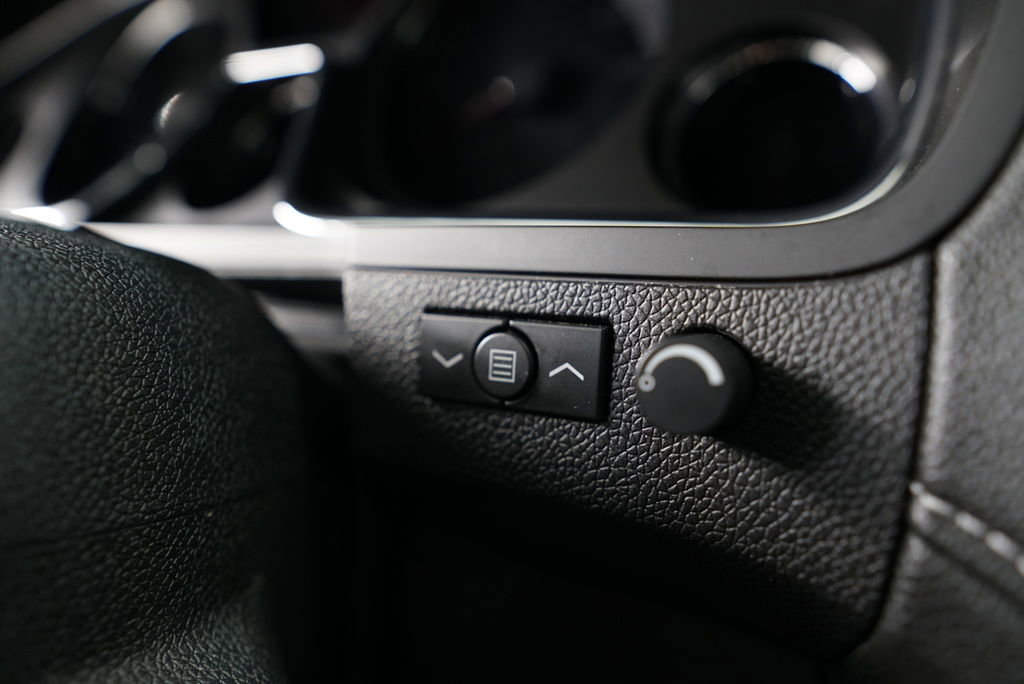 Used 2015 GMC Acadia Denali image 26