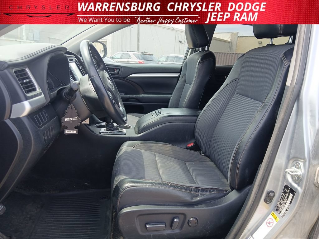 Used 2016 Toyota Highlander Plus AWD/4WD image 10