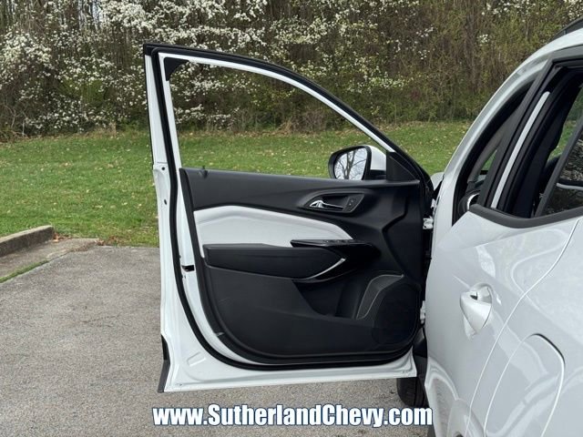 New 2026 Chevrolet Trax LT w/ LT Convenience Package image 12
