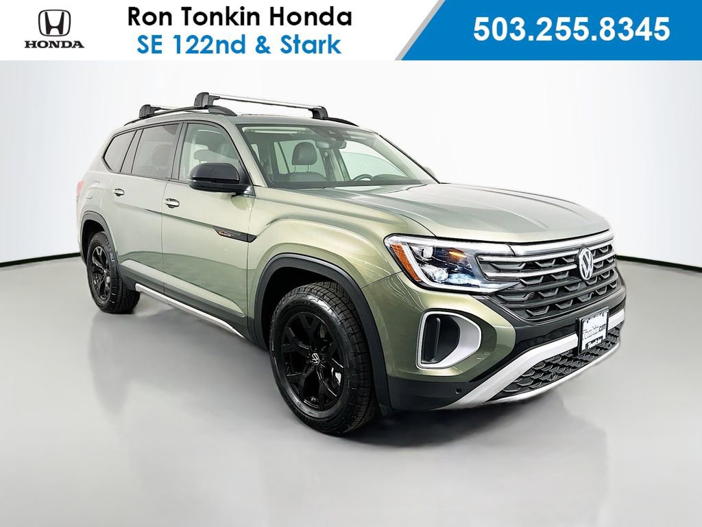 Used 2025 Volkswagen Atlas Peak Edition SE AWD/4WD image 1
