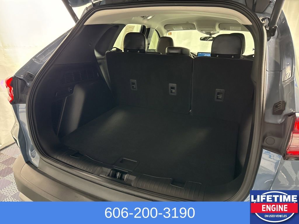 Used 2024 Ford Escape SE image 10