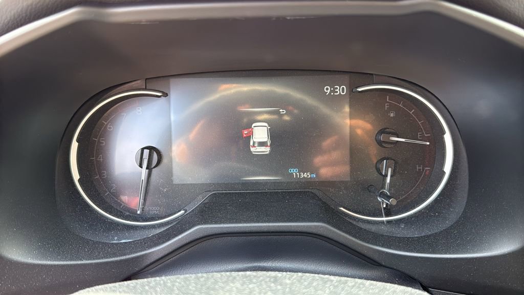 Used 2023 Toyota RAV4 LE FWD image 6