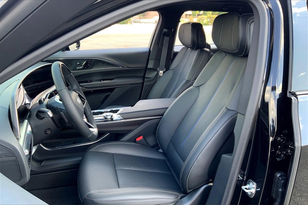 New 2026 Cadillac Lyriq Sport image 12