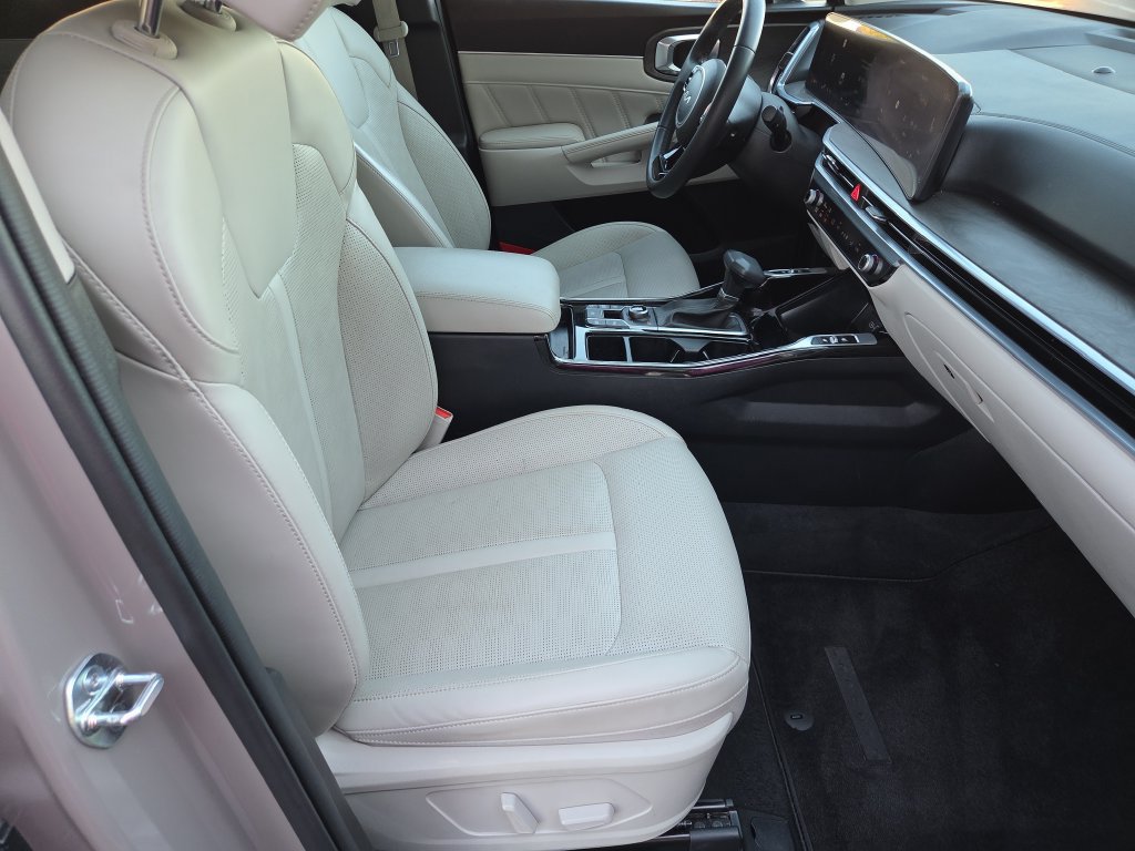 Used 2025 Kia Sorento SX AWD/4WD image 18