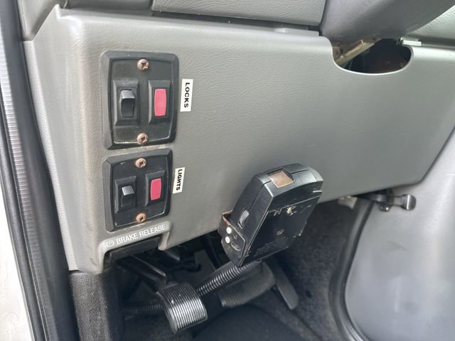 Used 2006 Ford E-450 and Econoline 450 image 15