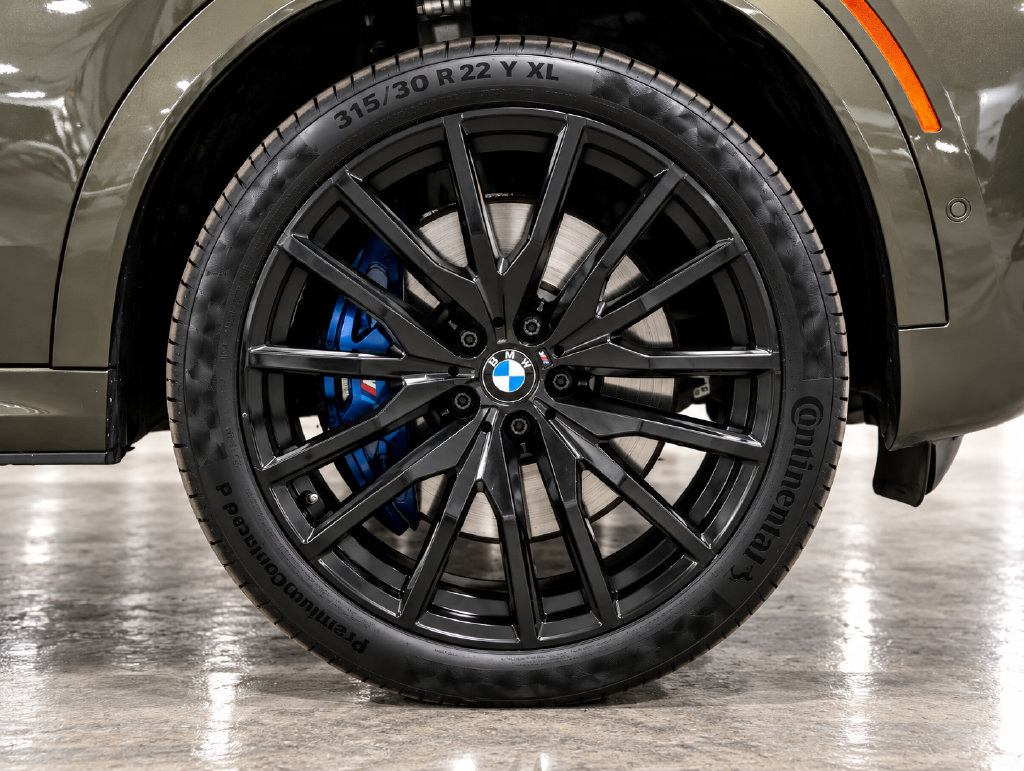 Used 2020 BMW X6 M50i w/ Executive Package AWD/4WD image 41