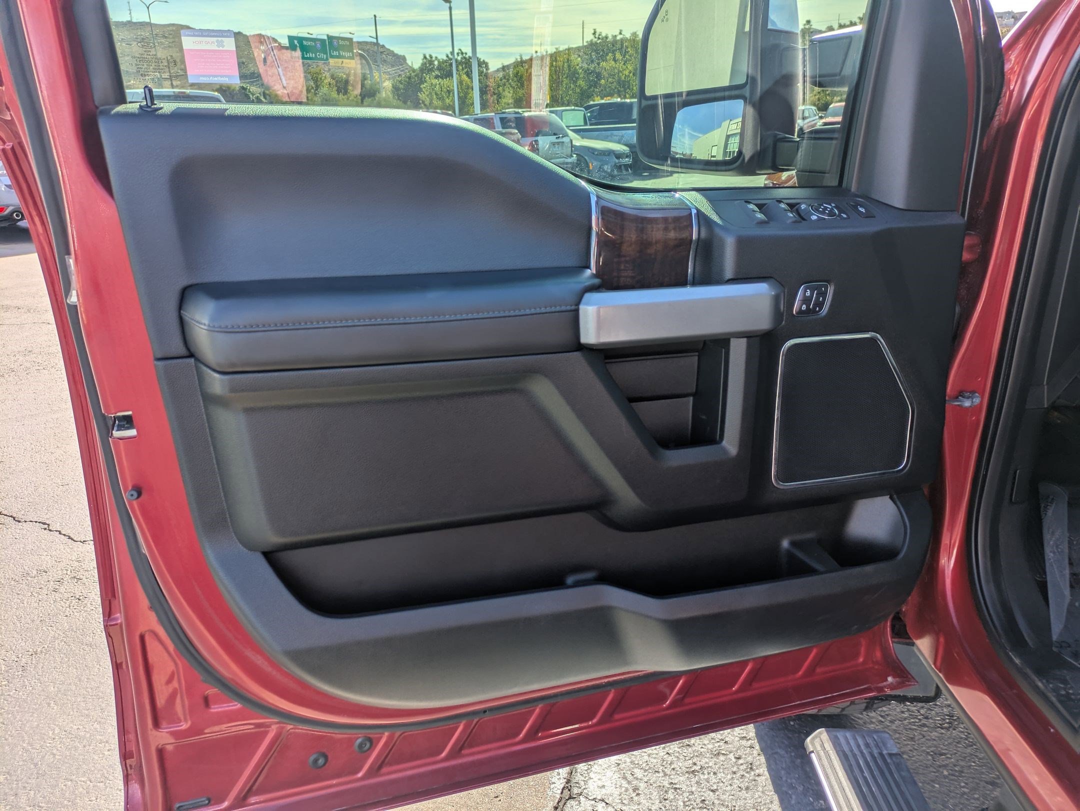 Used 2017 Ford F350 Platinum w/ Platinum Ultimate Package image 12