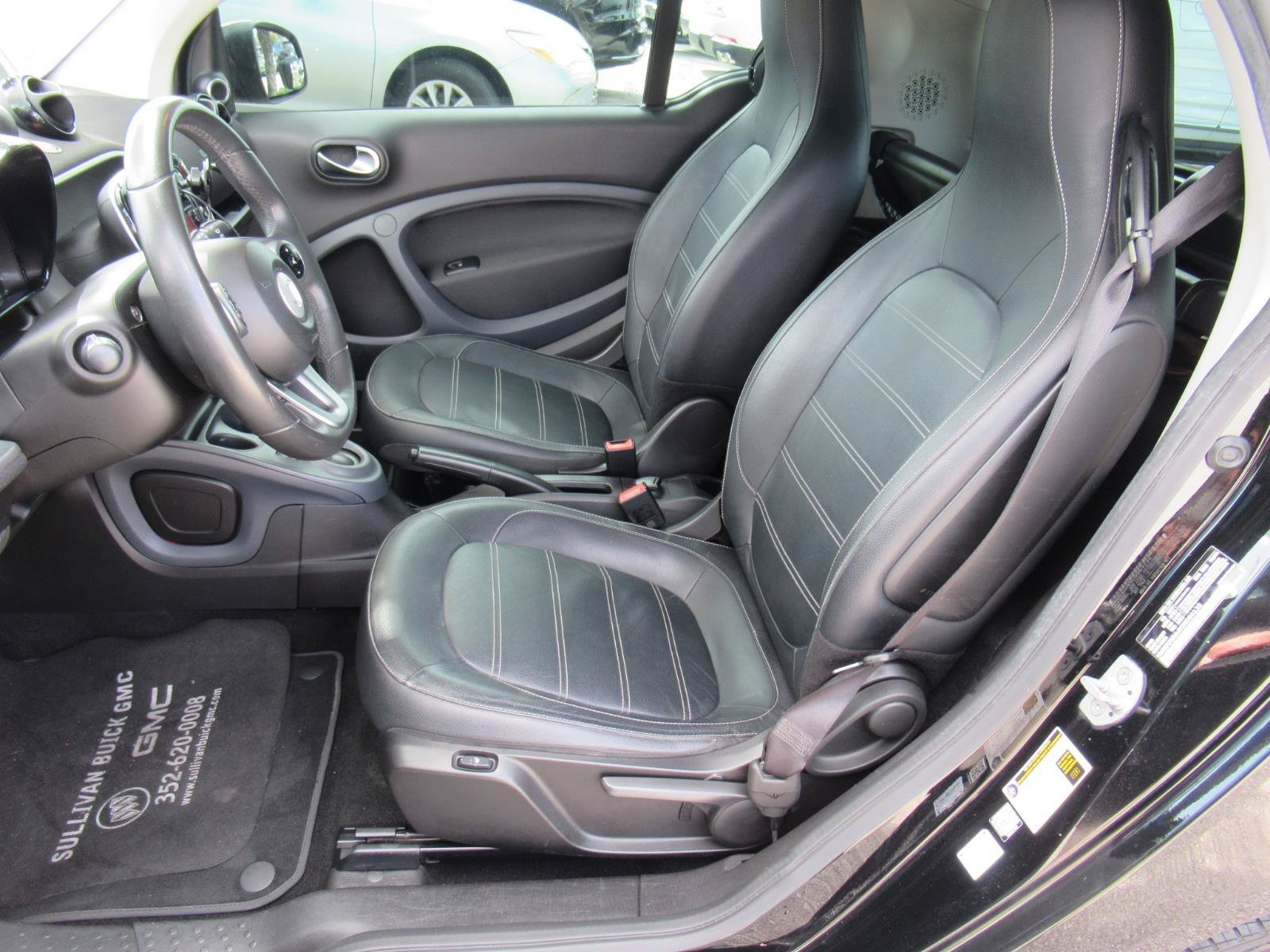 Used 2016 smart fortwo Prime RWD image 16