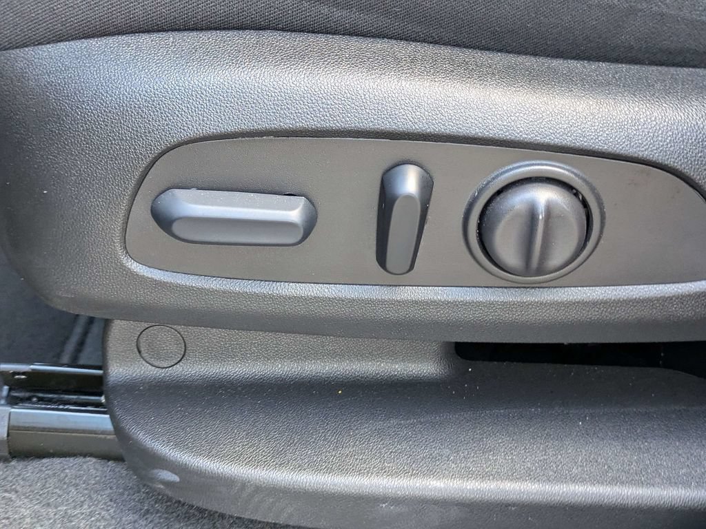 Used 2024 Chevrolet Equinox LT FWD image 21