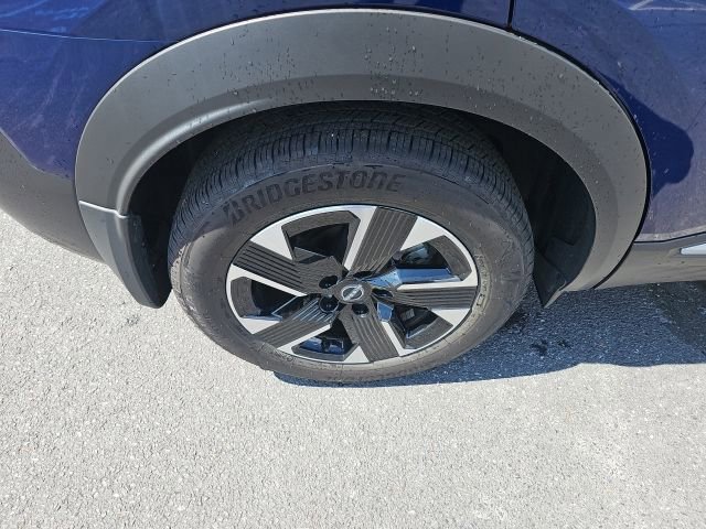 Certified 2025 Nissan Kicks SV w/ SV Premium Package AWD/4WD image 10