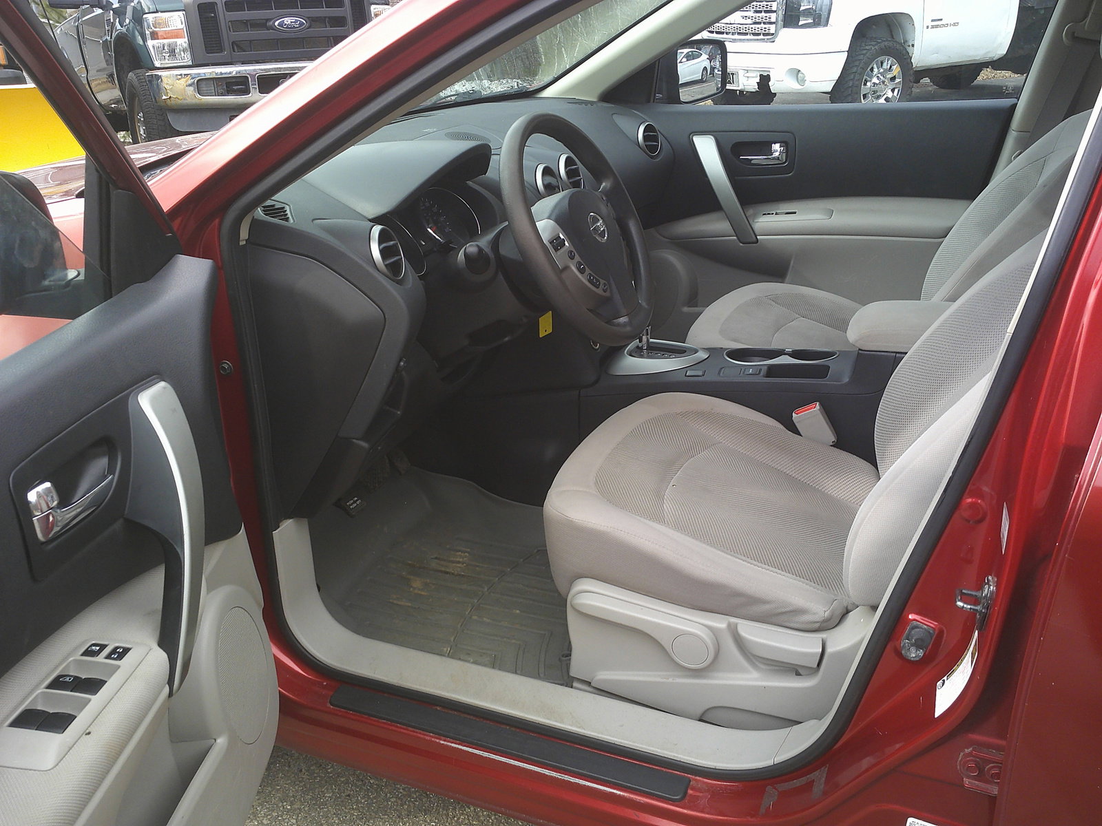 Used 2014 Nissan Rogue S w/ Convenience Package image 9