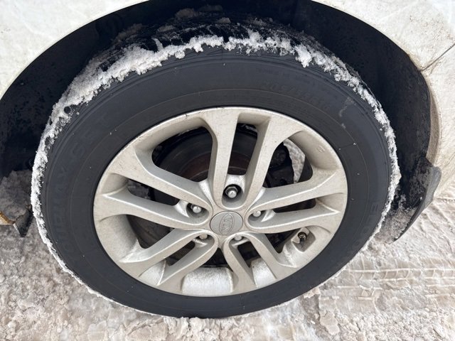 Used 2012 Kia Forte EX image 24