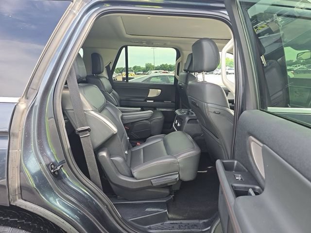 Used 2025 Ford Expedition Active AWD/4WD image 15