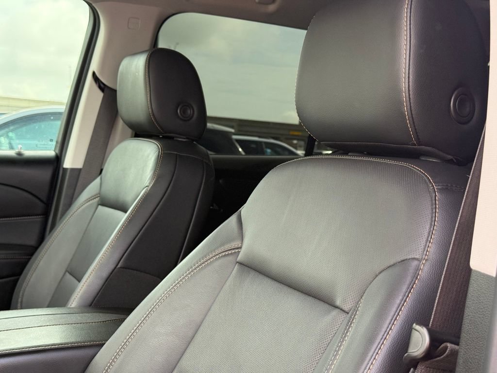 Used 2019 Chevrolet Traverse Premier w/ Driver Confidence II Package FWD image 19