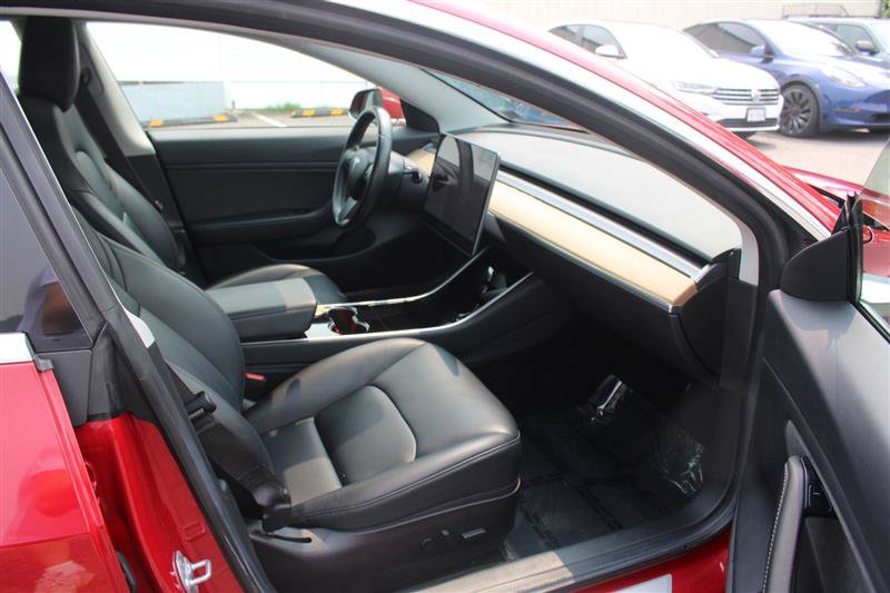 Used 2018 Tesla Model 3 Long Range RWD image 11