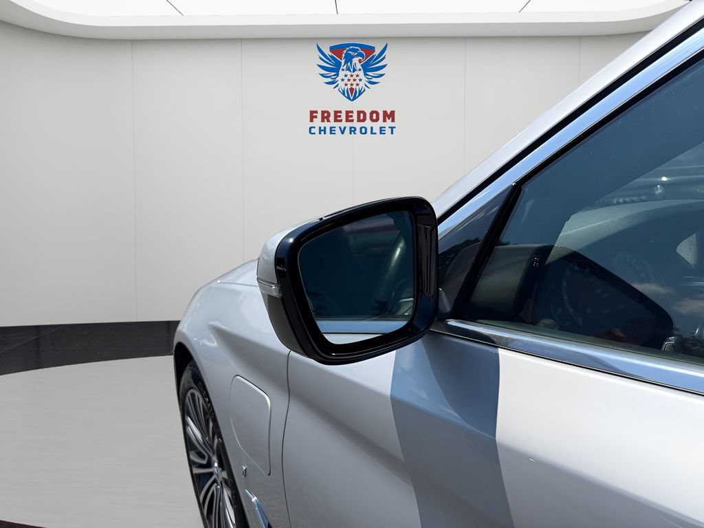 Used 2019 BMW 530e xDrive w/ Convenience Package AWD/4WD image 11