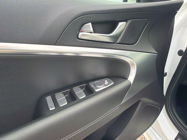 Used 2025 Genesis G70 2.5T AWD/4WD image 18